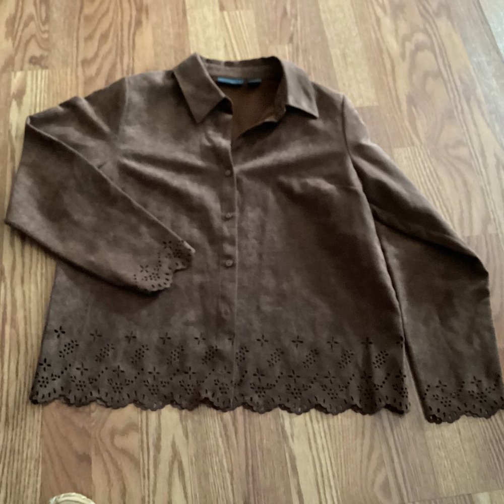 Relativity Petite Chocolate Brown Faux Suede Laser Cut Sleeve Shacket Size PM